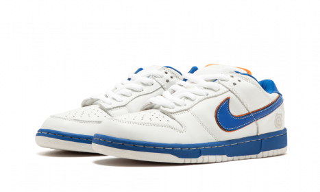 Nike SB Dunk Low Medicom 1