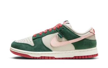 Nike Dunk Low SE All Petals United Fir Green (W)