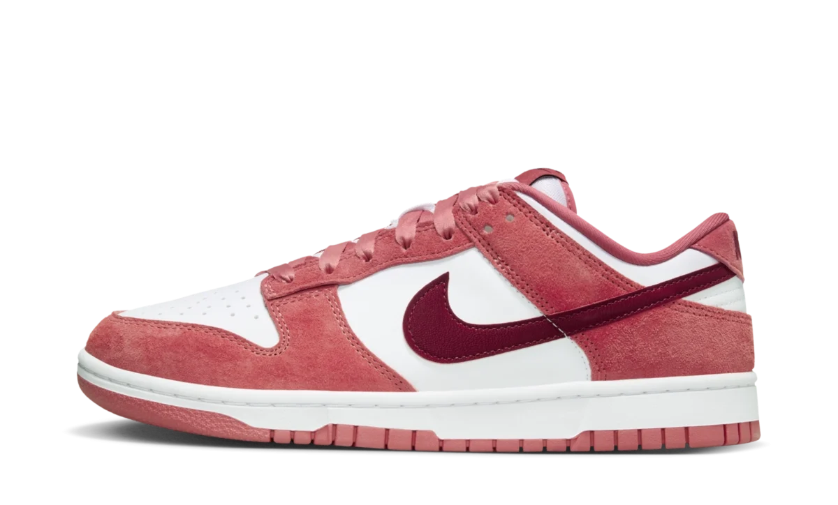 Nike Dunk Low Valentine’s Day (2024) (W)